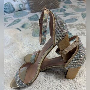 Delicacy Glittering Gold and Silver Heels